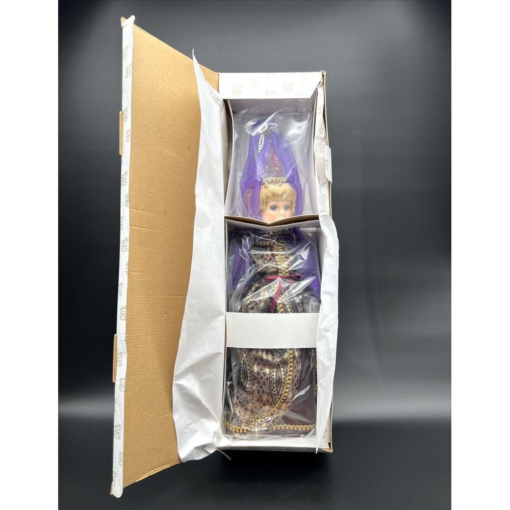 Heritage Signature‎ Collrction Porcelain Doll Princess & Pea Doll